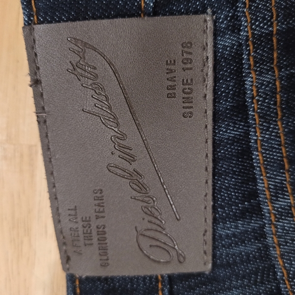 DIESEL Kratt Button Fly Denim Jeans Made in Italy Mens 32x30 Blue 100% Cotton ~ - Picture 5 of 16